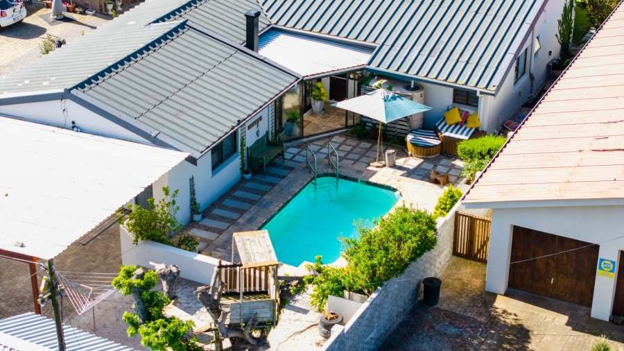 4 Bedroom Property for Sale in Linkside Western Cape